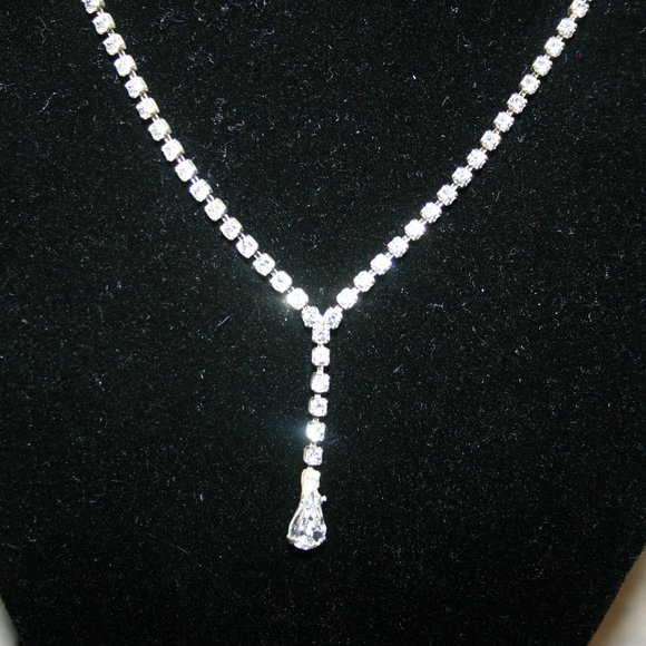 Vintage Faux Silver Necklace - Picture 2 of 3